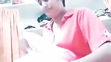 Desi woman shows up in the nude on sex camera and puts wear on XXX body