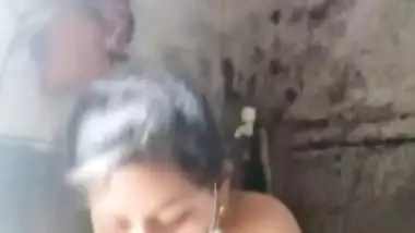 Pregnant Dehati wife nude show in bathroom
