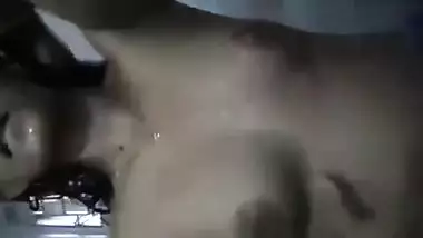 Indian teen records for friend XXX clip of how she relaxes in shower