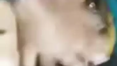 Cute Desi whore is fucked by XXX lover on the backseat of his car