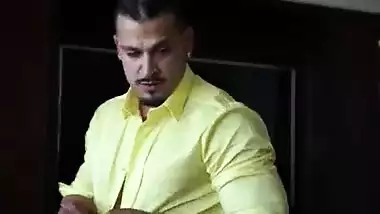 Tamil bhabhi ki saree utaar kar devar ne jor jor se choda