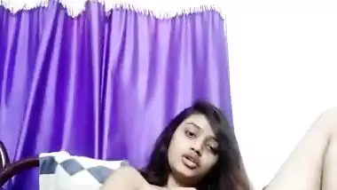 Saksee Muvi - Sexy Indian Girl Takes A Big Bottle Inside Her Pussy indian sex tube