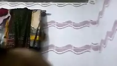 Indian with small tits doesn't feel shy to show how she washes body