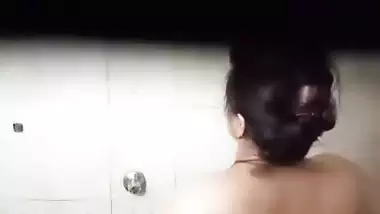 Hindi mom bathing caught by horny son to have incest sex