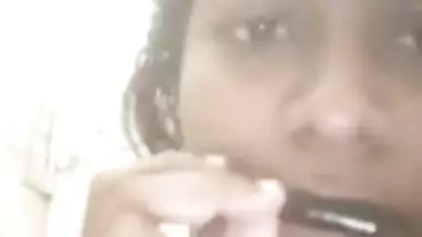 Today Exclusive- Cute Tamil Girl Record Nude Selfie For Lover