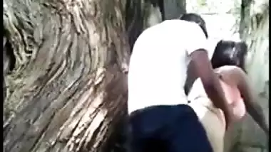 Desi school girl enjoying outdoor sex with BF and caught on XXX cam