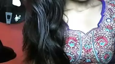 Sexy Desi girl wants to perform XXX dance but desire to piss fills her