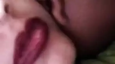 Today Exclusive -desi Bhabhi Shows Her Boobs And Shows Fucking In Video Call