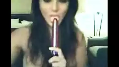 Fsiblog – Indian Porn Star Sunny Leone First cam clip stolen 4m mobile 1