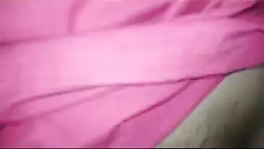 Hindi guy captures on cam how he fucks XXX pussy of Desi Bhabhi