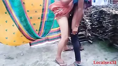 Outdoor Desi chick copulates with horny guy in outdoor XXX clip