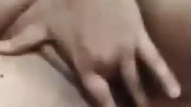 Chubby wife fingering pussy with viral video call chat