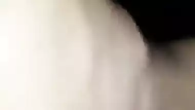 Horny guy licks his GF’s pink pussy in Indian viral porn