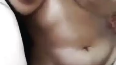 Great sex video of Desi model who loves to touch her hairy XXX muff