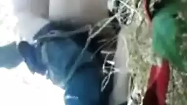 couples hot in fields