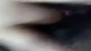 Excited Desi babe has no sex toys and she brings fingers into play