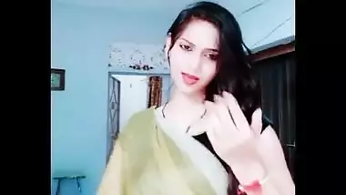 Indian Shiwani Sharma Xxx - Cute Newly Wed Mumbai Housewife Shivani Singh Navel Show In Transparent  Saree indian sex tube