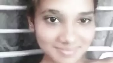 Adorable Desi bitch teases with her huge XXX tits in selfie MMS clip