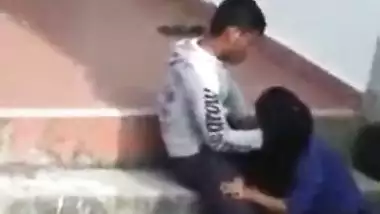 Indian lovers outdoor oral-sex sex MMS movie scene goes viral