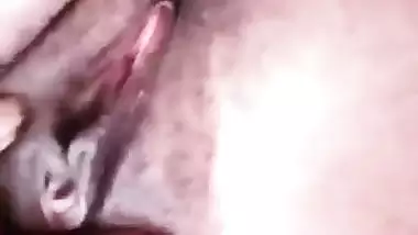 An 18-year-old girl records her nude MMS for her lover