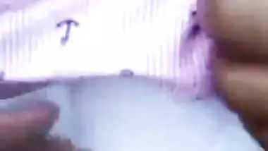 Nagpur college girl Munni sucking her senior dick in open part 1