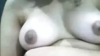 Possessor of awesome Desi tits wants guy to jerk off to the porn video