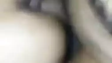 Desi slut has oral XXX sex with man who captures blowjob for MMS show