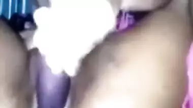 Hardcore Desi XXX masturbation with veggies of Bangla village slut