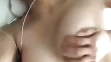 Indian nude girl shows her big, tight boobs in MMS