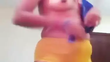 Famous desi bhabhi wearing blue color bra and showing her boobs, pussy