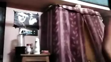 XXX Desi woman is sure she is sexy enough to dress in front of camera