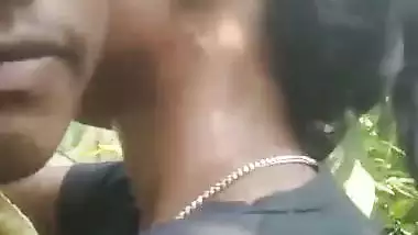 South Indian couple’s outdoor sex MMS from the bush