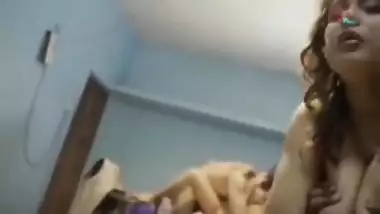 Hot Bhabhi Or Uski Behan Dono Ko Sath Me Choda With Hot Indian