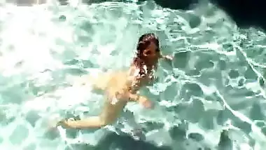 Sapna Choudhary And Sunny Leone Xxx Video - Sunny Leone Pool indian sex tube