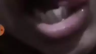 Today Exclusive-horny Desi Girl Showing Her Boobs And Pussy On Video Call Part 1