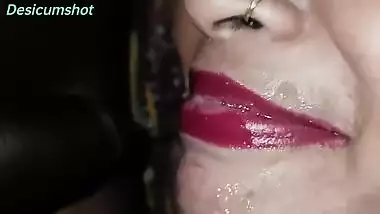 Ohh Meri Jaan Ne To Aaj Mere Lund Ko Chus Kar Apne Lips Pe Hi Meri Pani Nikal Di,my Hot Desi Sexy Bhabhi Awesome Sucking