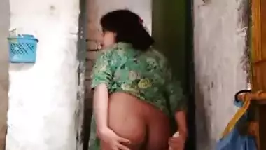 Desi village hottie swallows a banana like real XXX cock on the cam