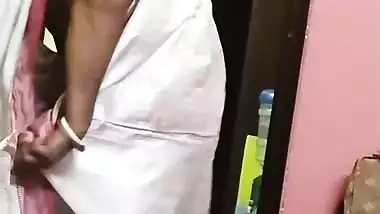Aunty wearing saree without blouse viral FSI sex