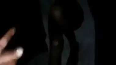 Neighbor comes to Desi wife at night to drill pussy with XXX log