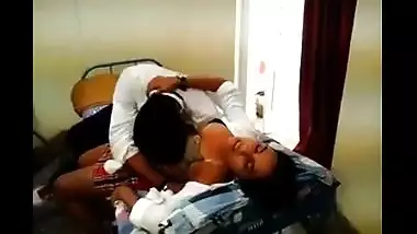Indian porn web site presents college desi sex movie scene of Delhi girl