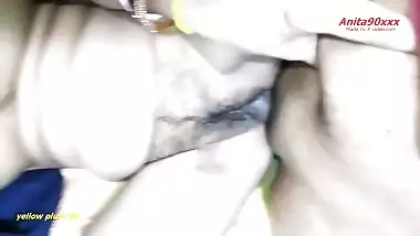 Indian hot bhabi mere chut ki tarap ki Aag bhujhae mery pati ke dost ne aslel sex