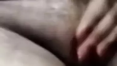 Sexy Desi XXX mom showing her big boobs and wet pussy on cam