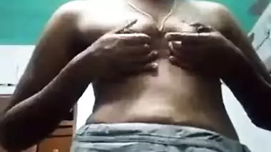Topless Tamil Girl Mms Phone Sex Video With Audio indian sex tube