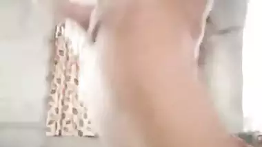 Desi video of Assamese girl who gets naked to perform a XXX dance