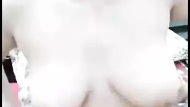 Horny Desi seductress uses cucumber to fuck her XXX ass and pussy