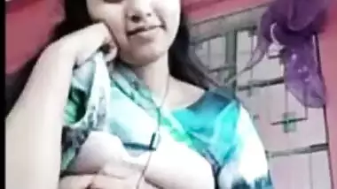 Cute Bengali Desi Xxx Girl Showing Her Boobs On Video Call indian sex tube