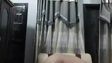 BBW dedicates porn video to guys who are keen to see huge Desi ass