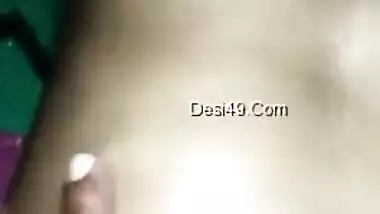 Before sex curious Desi guy takes closer look at GF's bald XXX pussy