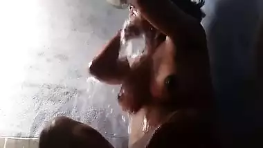 Hotesixe - Sexy Chubby Girl Bathing Nude On Cam indian sex tube