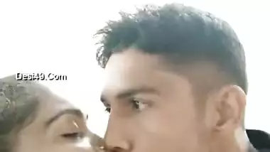 Desi slut loves the way macho man shoves tongue in her XXX mouth